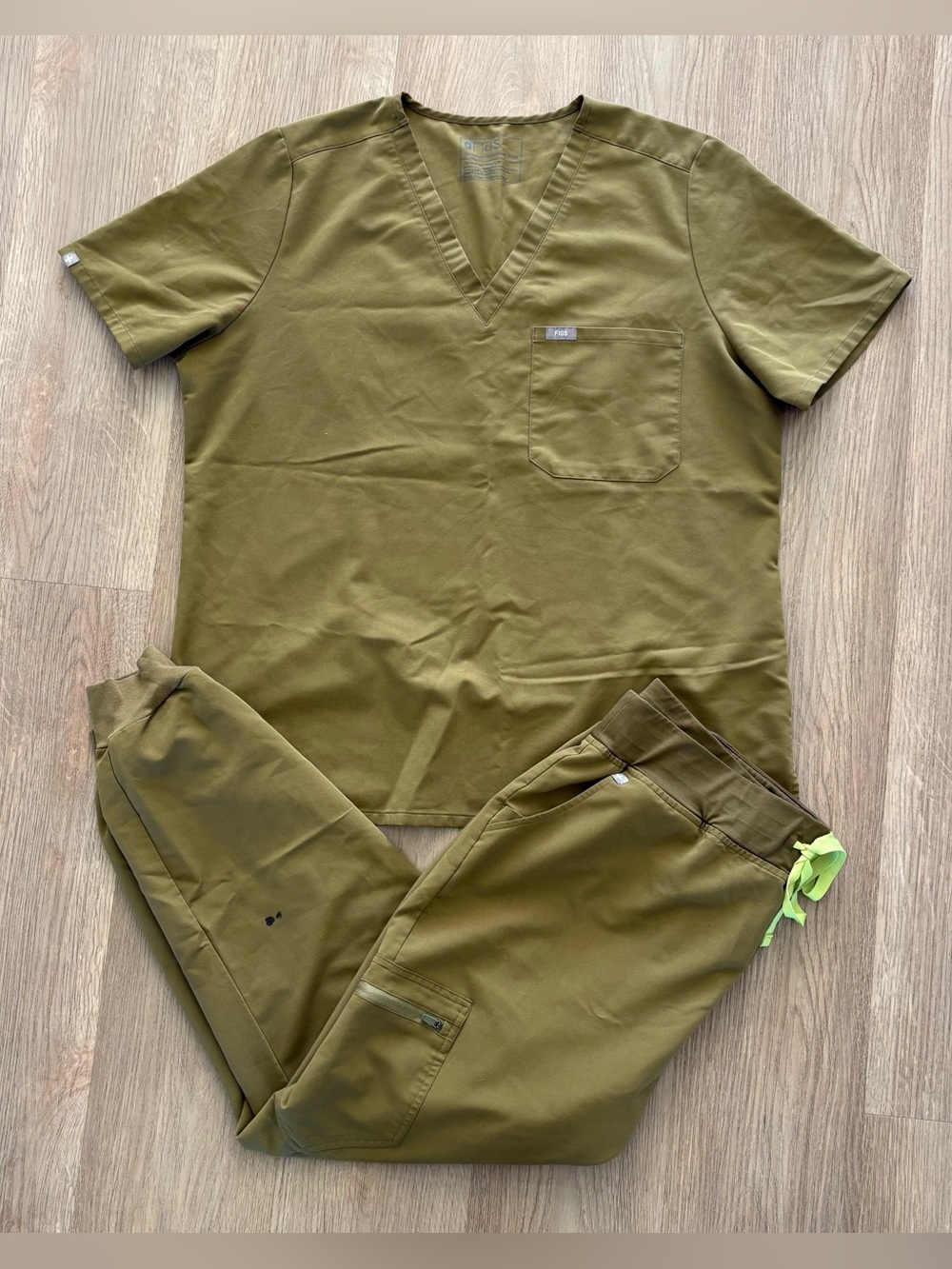 Figs XXL Martini Olive Green Scrub Set